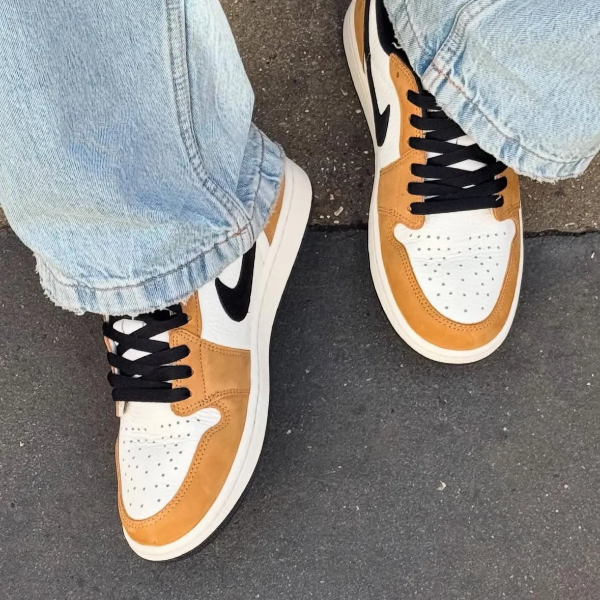 Air Jordan 1 Low OG Rookie of the Year