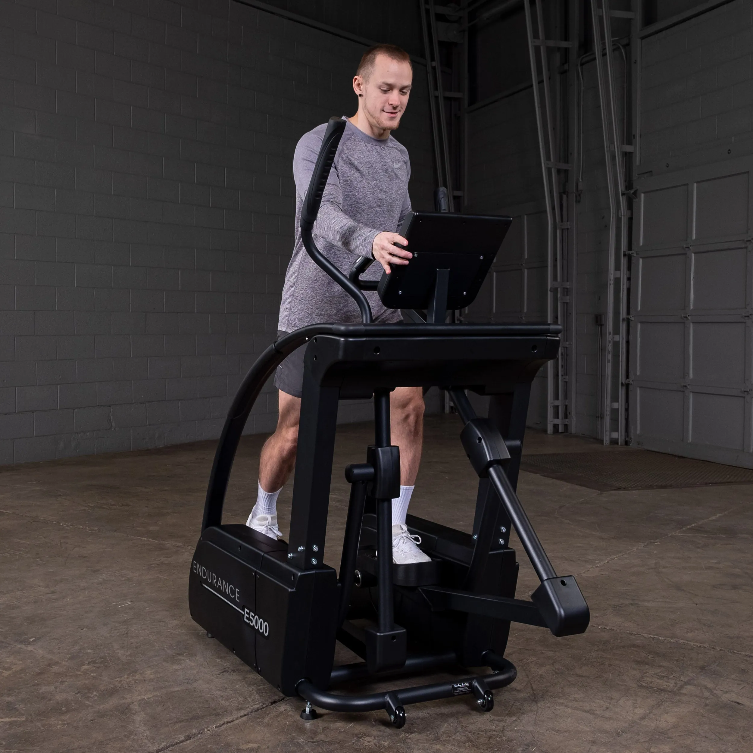 Body-Solid Endurance E5000 Premium Elliptical Trainer