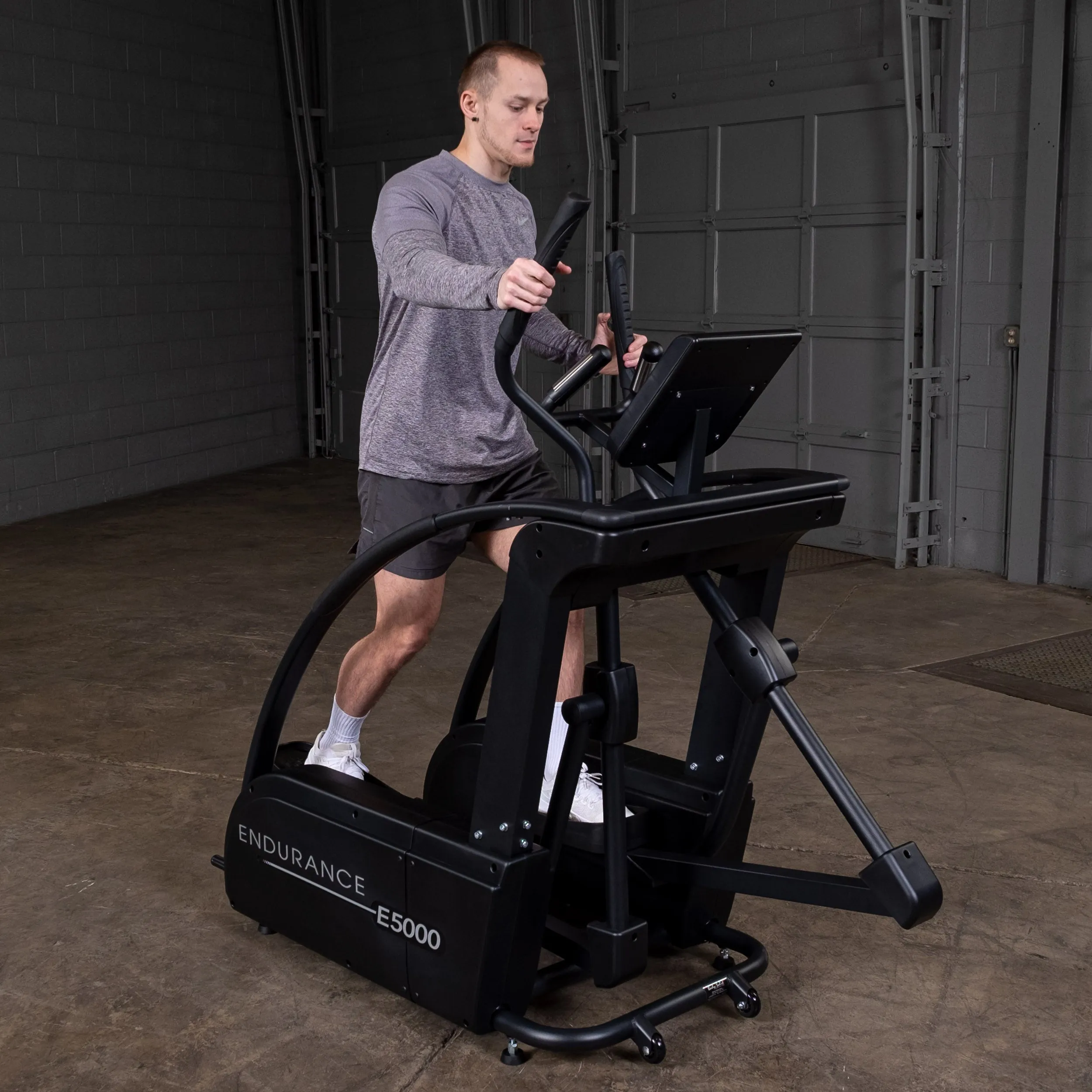 Body-Solid Endurance E5000 Premium Elliptical Trainer