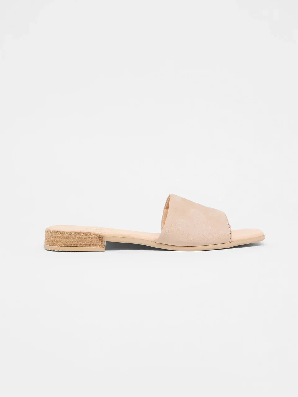 carré mules in sand
