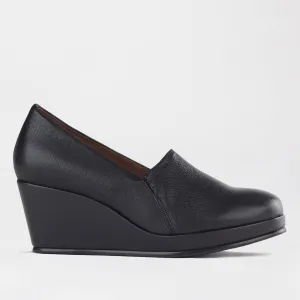 Closed Wedge in Black - 12911