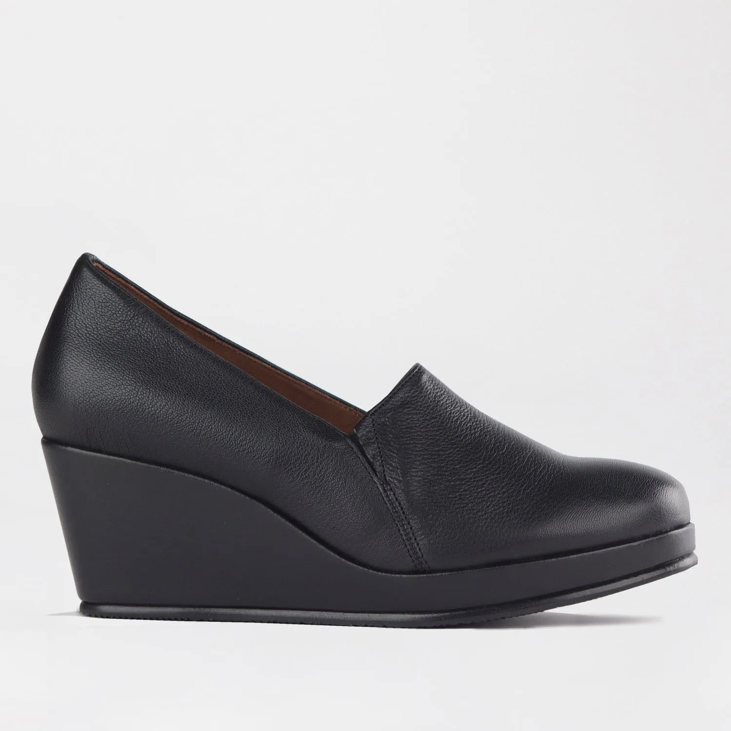Closed Wedge in Black - 12911
