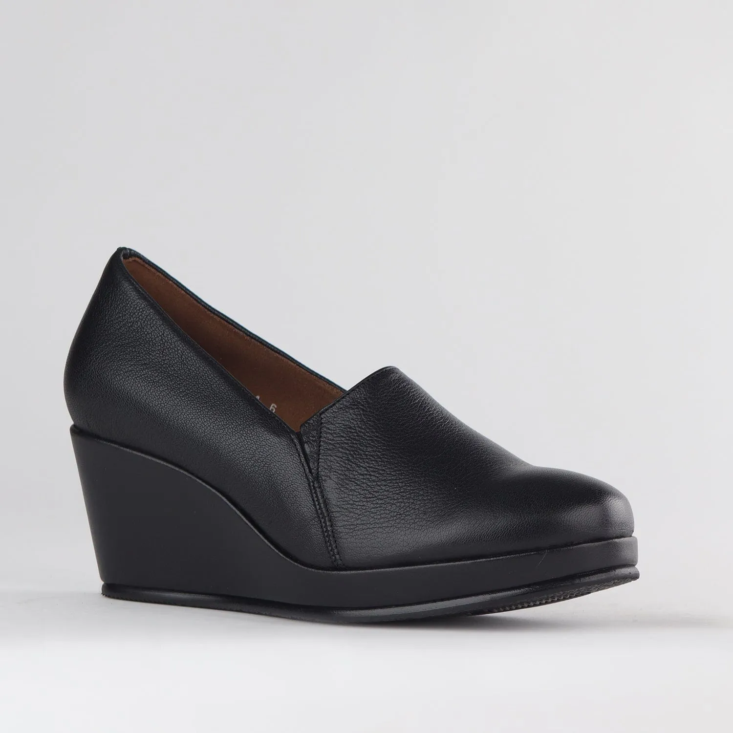 Closed Wedge in Black - 12911