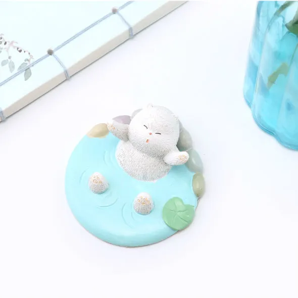 Forbidden City Royal Cat Bathing in Hot Spring Smartphone Stand