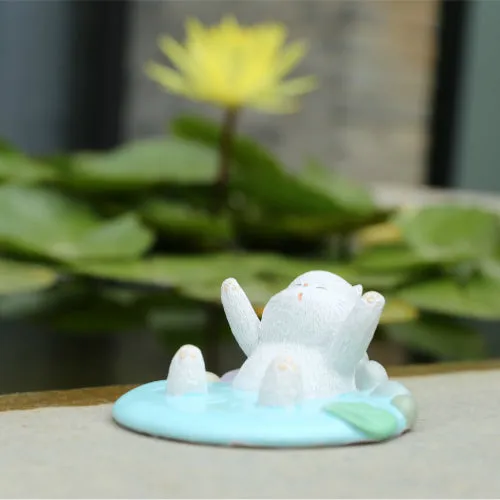 Forbidden City Royal Cat Bathing in Hot Spring Smartphone Stand