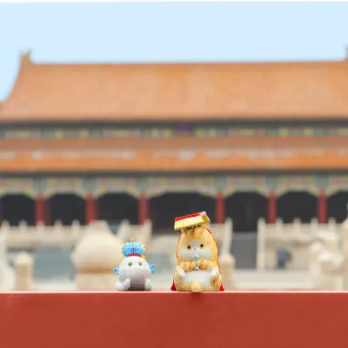 Forbidden City Royal Cat Ming Dynasty Emperor Miniature Figurine