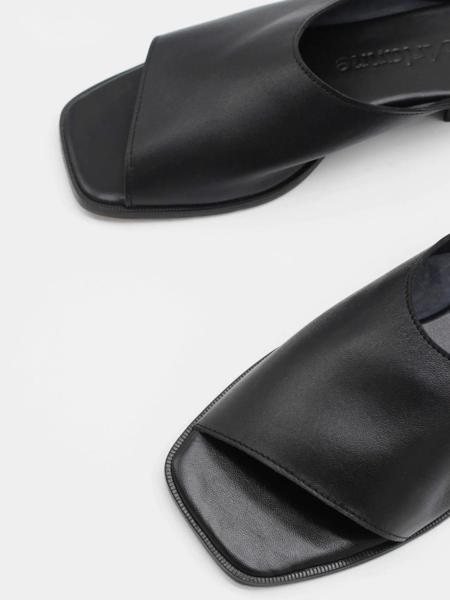 ojih slipper in black