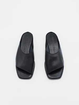 ojih slipper in black