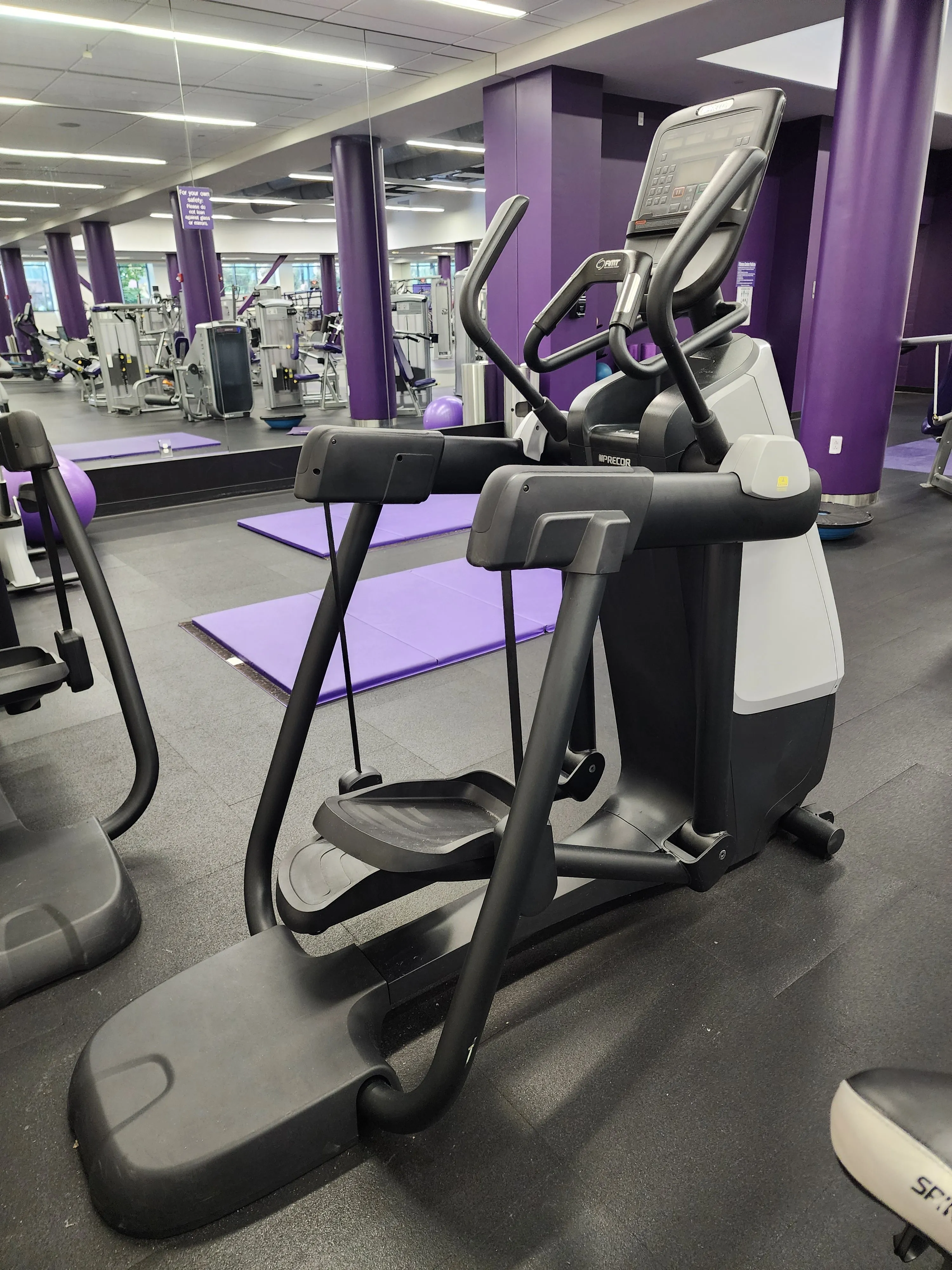 Precor AMT 733 Cross-trainer with P31 Console