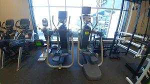 PRECOR AMT 835 ADAPTIVE MOTION TRAINER W/ OPEN STRIDE