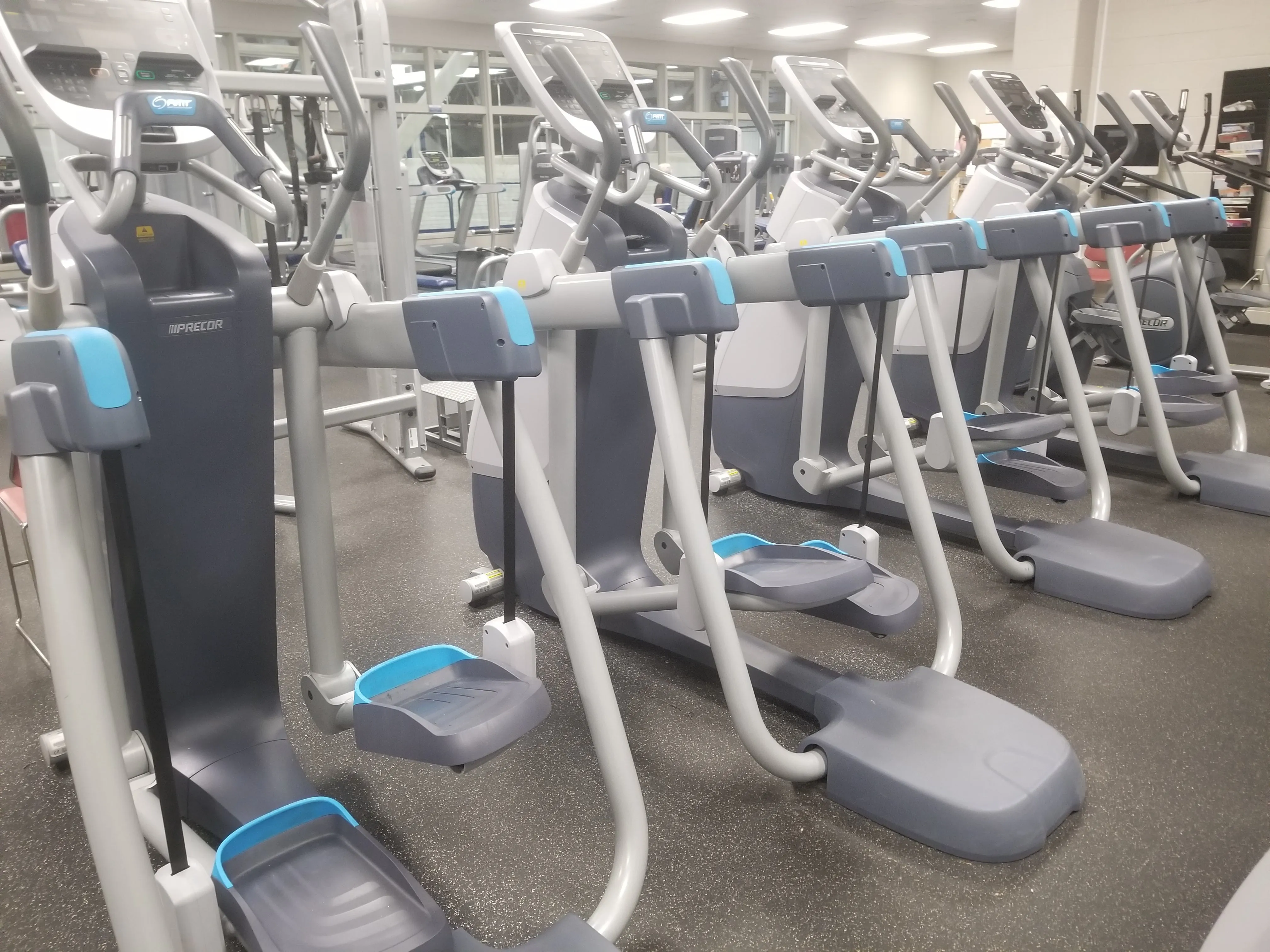 PRECOR AMT 835 ADAPTIVE MOTION TRAINER W/ OPEN STRIDE