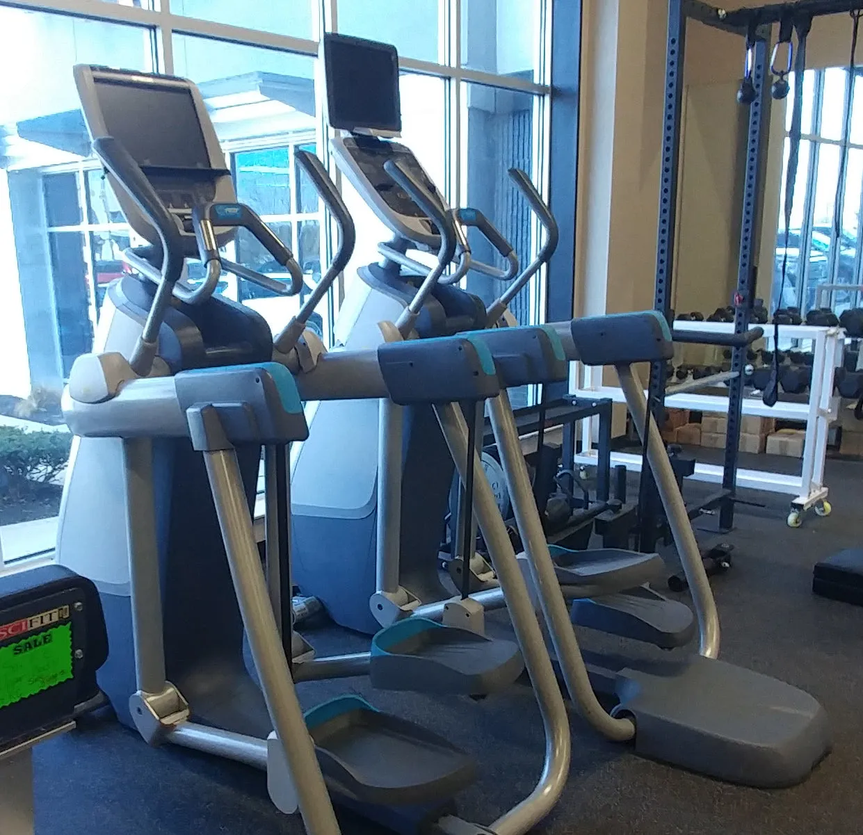 PRECOR AMT 835 ADAPTIVE MOTION TRAINER W/ OPEN STRIDE