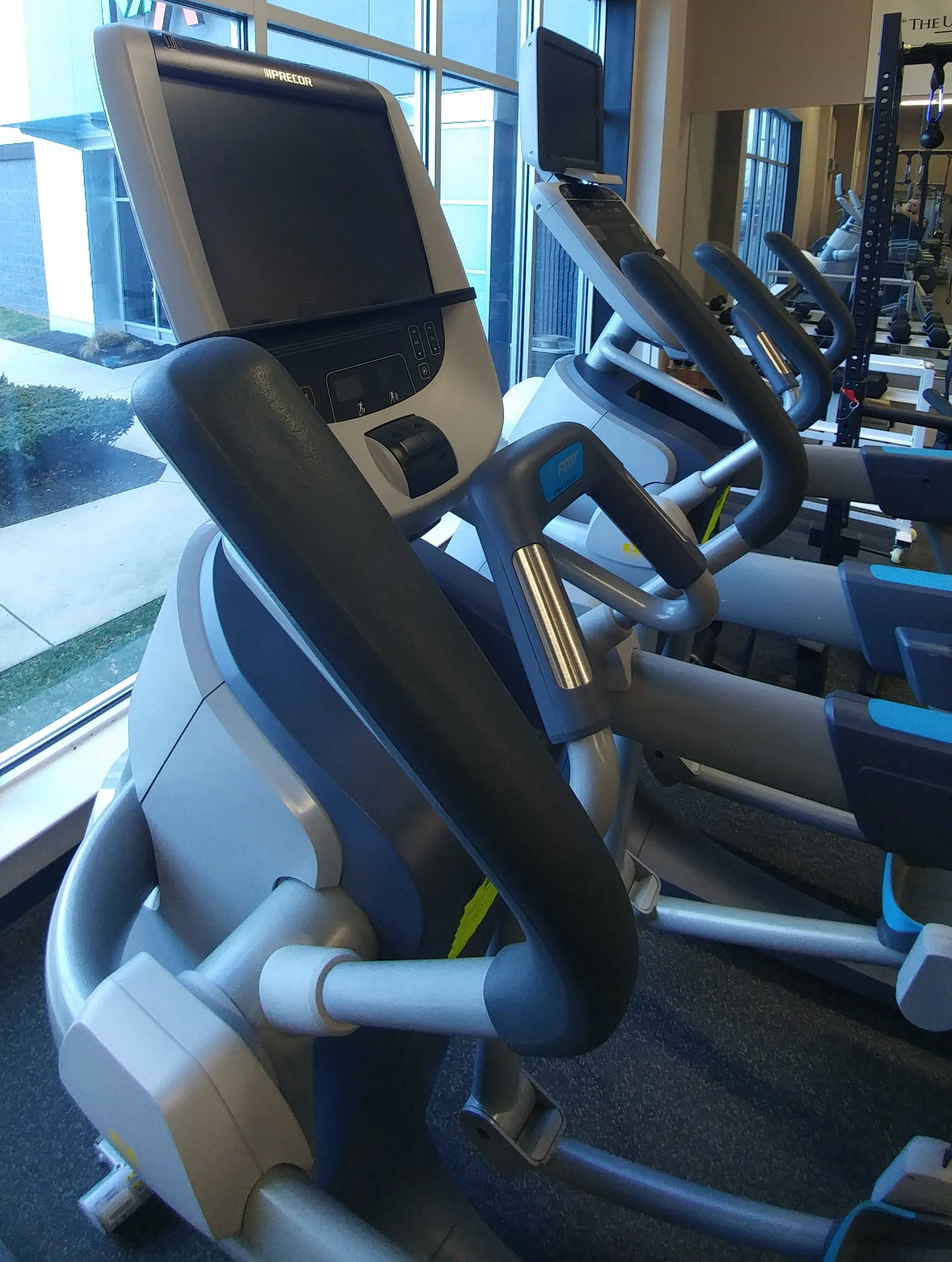 PRECOR AMT 835 ADAPTIVE MOTION TRAINER W/ OPEN STRIDE