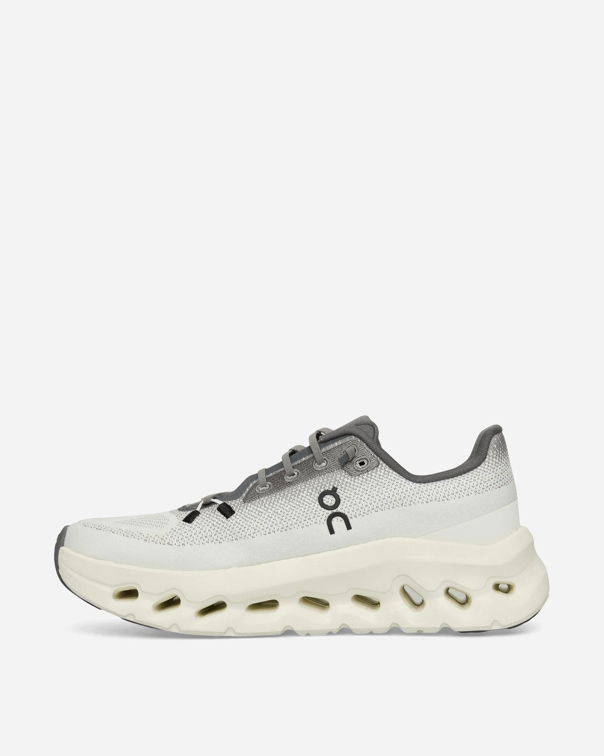 Women's Cloudtilt Sneakers Rock / Ivory