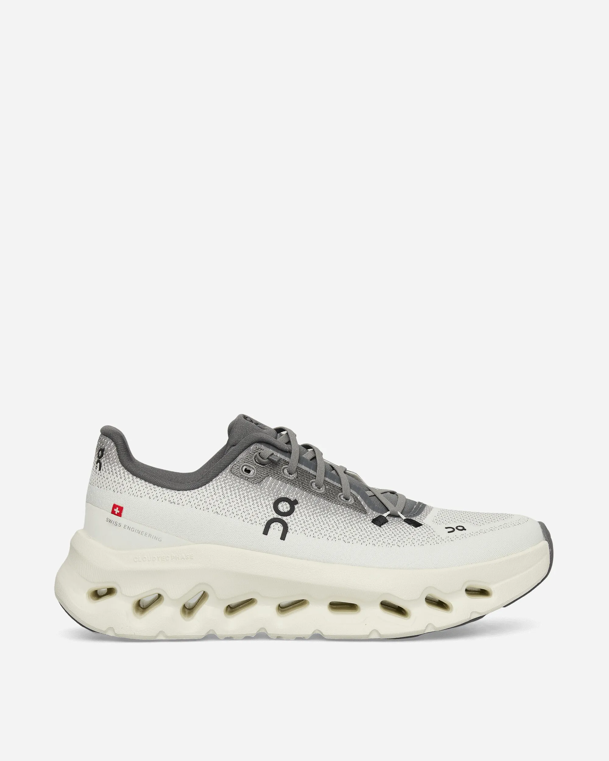 Women's Cloudtilt Sneakers Rock / Ivory