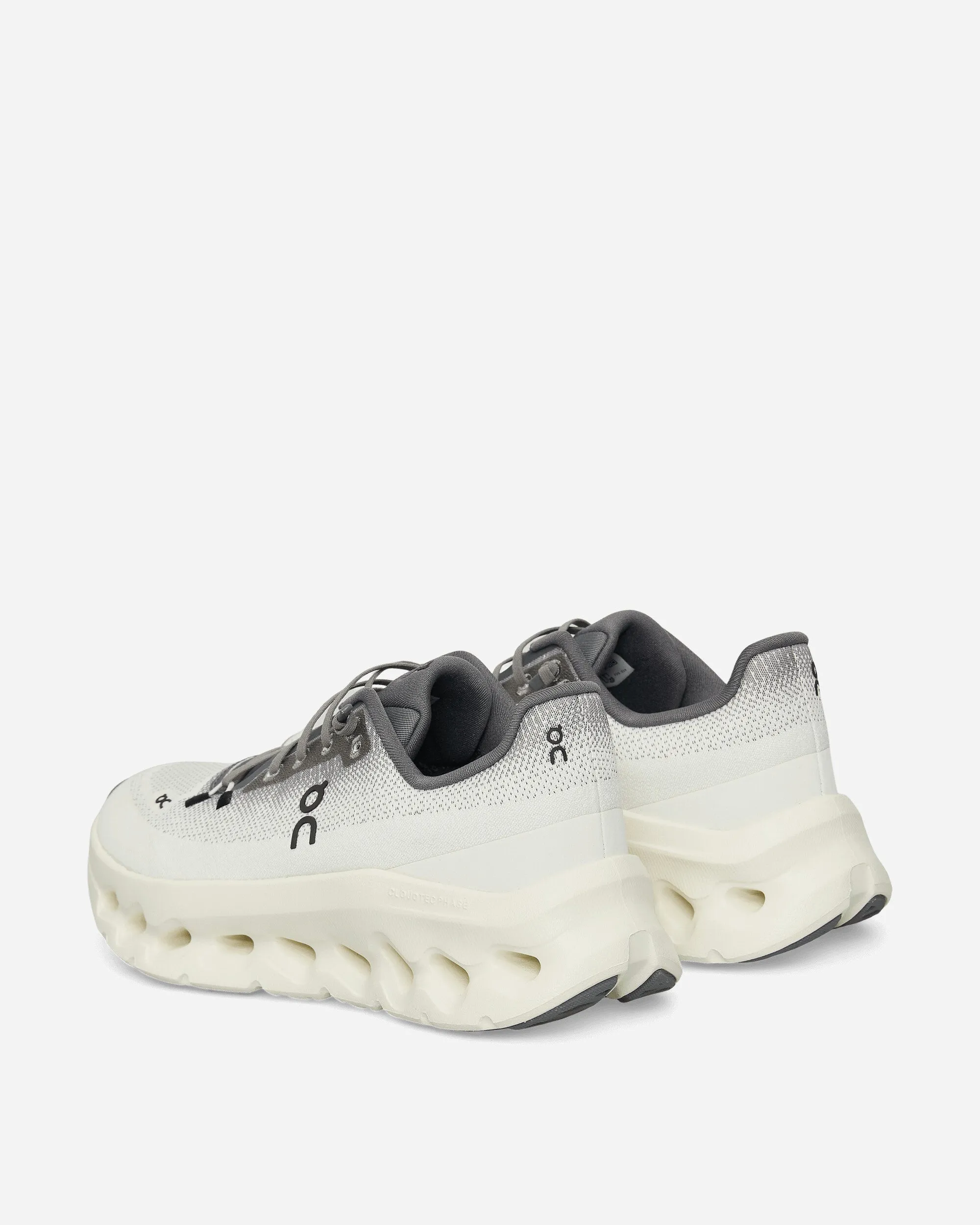 Women's Cloudtilt Sneakers Rock / Ivory