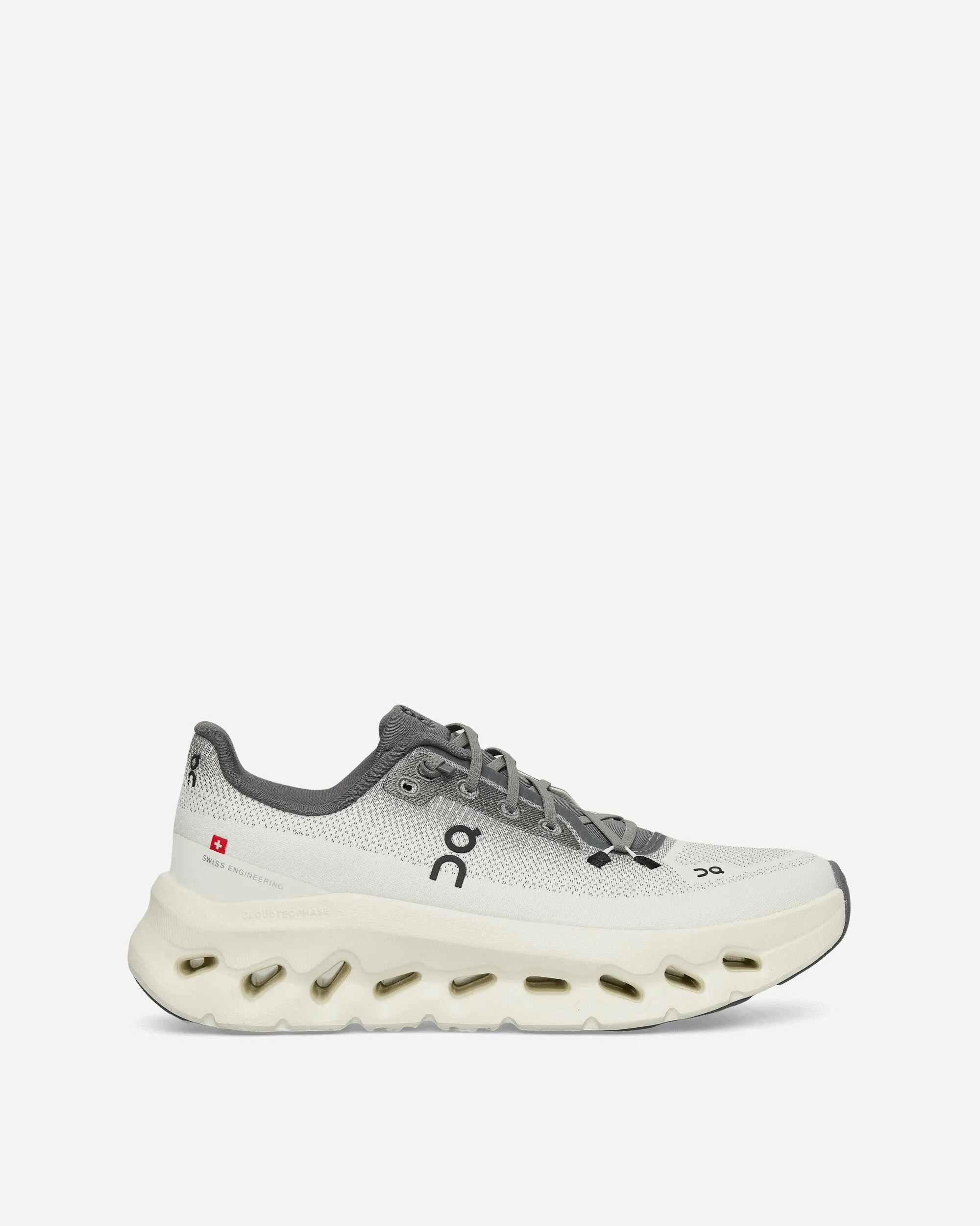 Women's Cloudtilt Sneakers Rock / Ivory